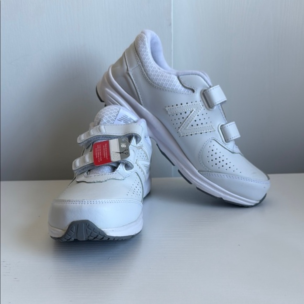 New Balance Marche White Walking Sneakers Wmns Sz 6.5 2A Extra Narrow Hook Loop